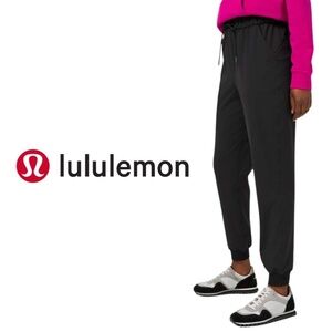 Lululemon Keep Moving Jogger Black - Size 6